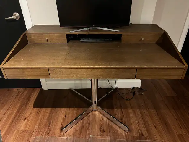 Office Desk With Drawers & Metal Base in Desks in City of Toronto - Image 3