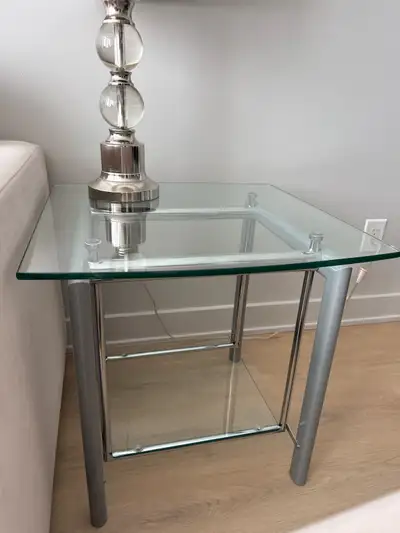 Structube Glass Side Table – Excellent Condition Modern glass and chrome side table from Structube....