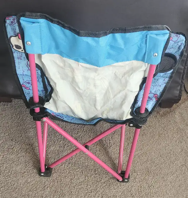 Like New Kids Monster High Folding Lawnchair with Storage Bag in Toys & Games in Calgary - Image 6