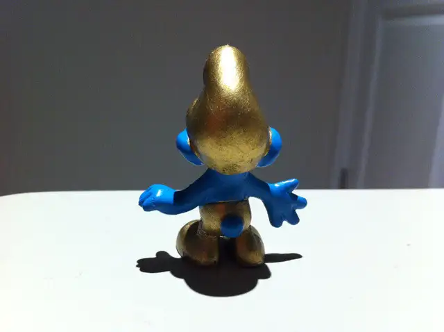 Smurfs - Vintage Gold Smurf in Arts & Collectibles in Ottawa - Image 4