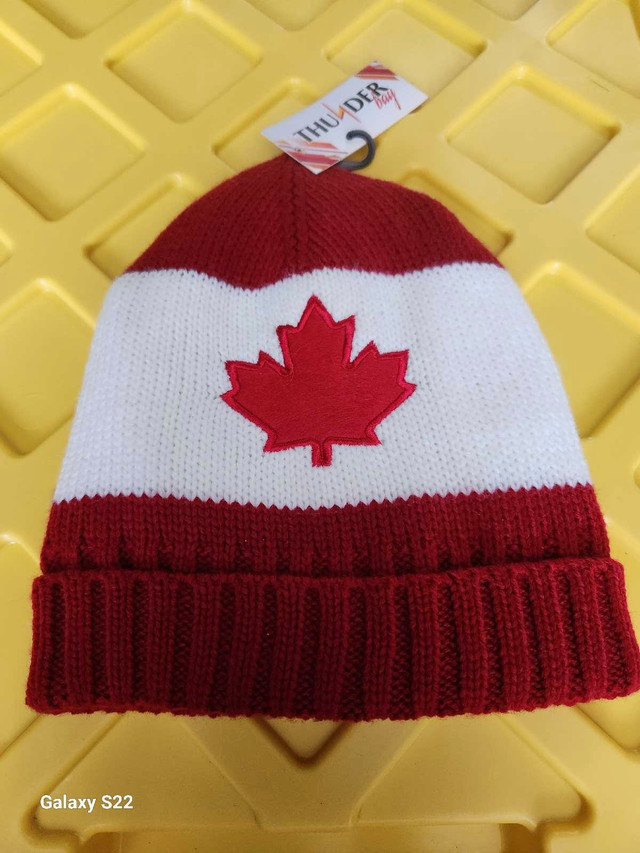 New Canada Toque / Hat in Other in Hamilton