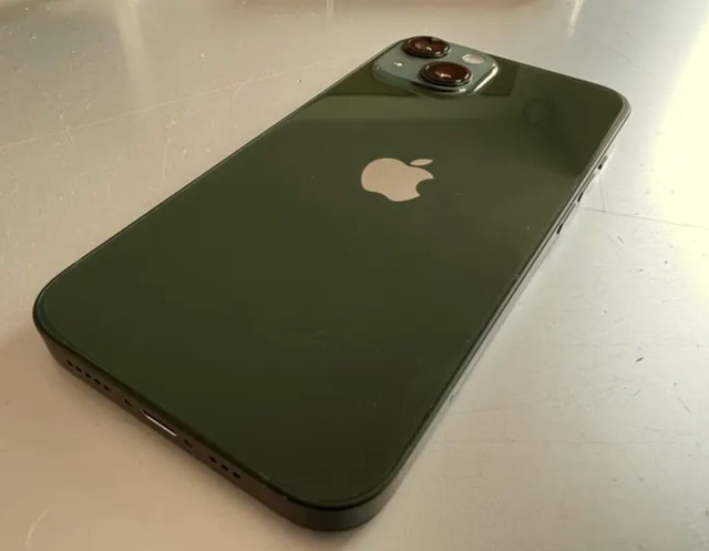 iPhone 13 - Dark Green in Cell Phones in Vancouver