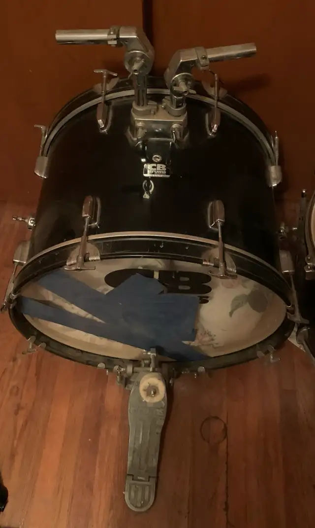 CB Kick Drum-22inch in Drums & Percussion in City of Toronto - Image 3