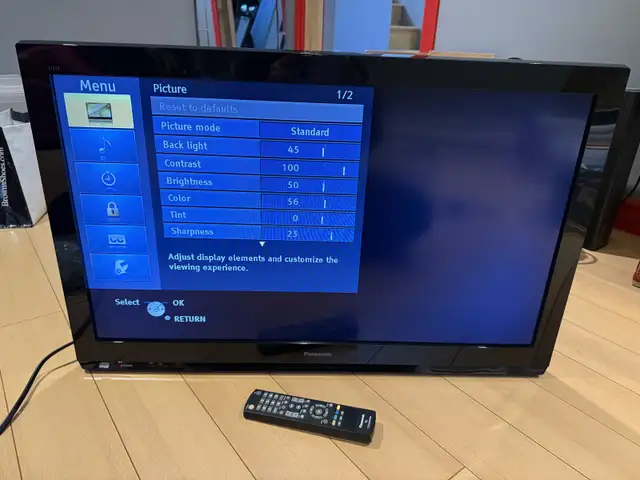 LCD PANASONIC 32 INCH TV  in TVs in Laval / North Shore - Image 3