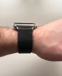 Apple Space Black Milanese Loop Band