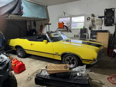 Good car was saftied 3 years ago. Only 3000km put on since needs top and seat. Pump for top does wor...