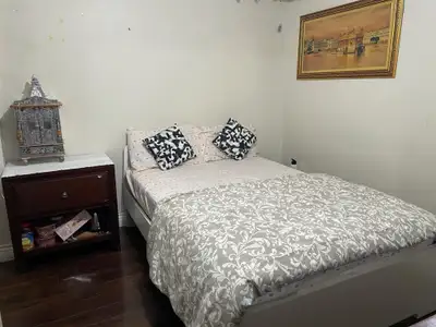 ** ROOM FOR RENT ^^ IN SHARING 2 BEDROOM BASEMENT ** FOR BOYS ONLY ***CLOSE TO SHERIDAN COLLEGE ***...