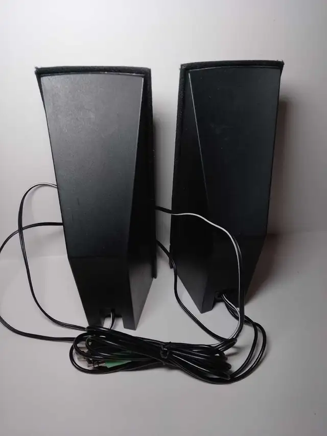Free Computer Speakers and Sound Spa in Free Stuff in Barrie - Image 4