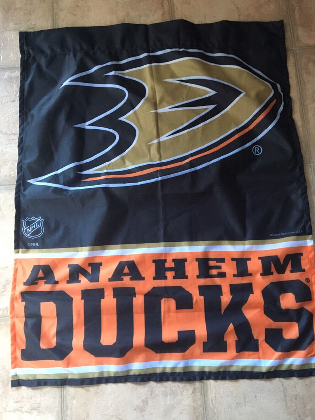 USA wincraft sports NHL Anaheim ducks hockey banner in Arts & Collectibles in Gatineau