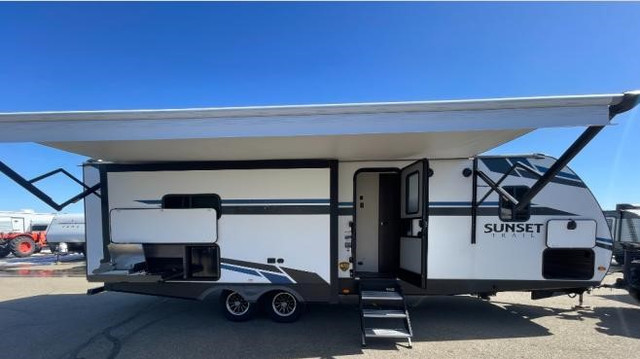 2021 Sunset Trail SS285CK in Travel Trailers & Campers in Calgary