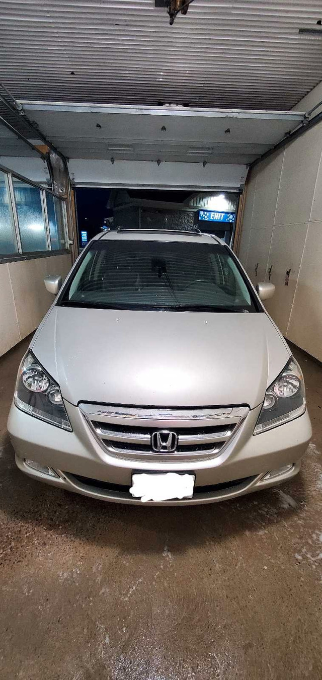 2005 Honda Odyssey Touring in Cars & Trucks in Oshawa / Durham Region - Image 2