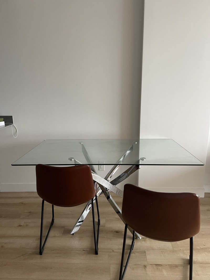 Table à mangé en verre glass dining table Mobilier de salle à manger