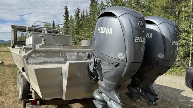 Two New Motors!! Great Boat our Loss your Gain!!! in Powerboats & Motorboats in Whitehorse - Image 3