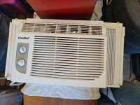 Window air conditioner, Comfee 5000 btu unit, great shape 