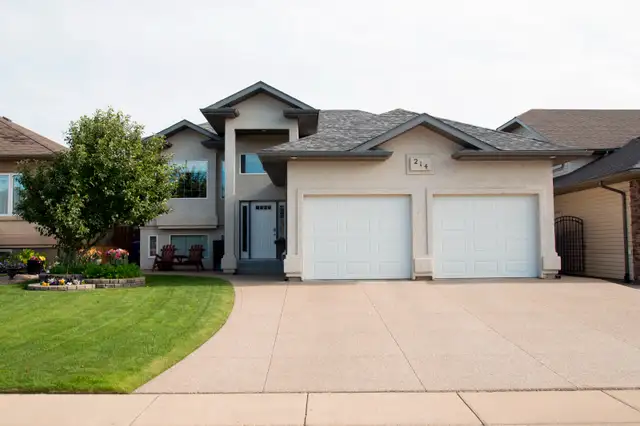 Warman House FOR SALE: OPEN HOUSE Sat 19 & Sun 20 11am-4pm632350941600031224