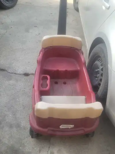 This Little Tikes wagon is ready for its next adventure. It's in used condition, but still has plent...