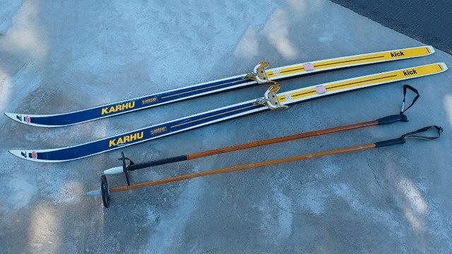 Skis de fond Karhu 68'' + bottes dans Ski  à Lac-Saint-Jean