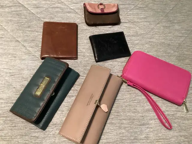 men’s and women’s wallets $5 small $8 large in Women's - Bags & Wallets in Calgary - Image 2