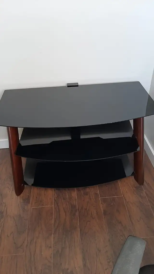 Glass Table in Dining Tables & Sets in Winnipeg - Image 3