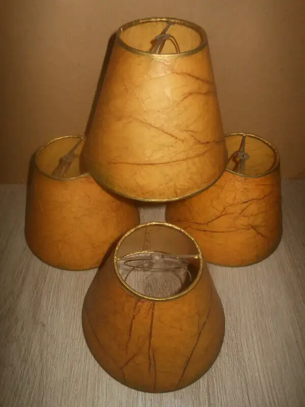 Table/Desk Lamp or lamp shades in Indoor Lighting & Fans in City of Montréal - Image 8