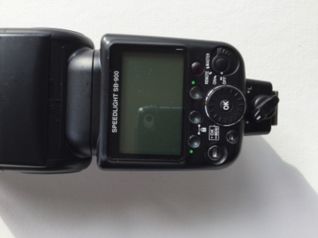 Nikon Flash SB-900 dans Appareils photo et caméras  à Lévis - Image 2