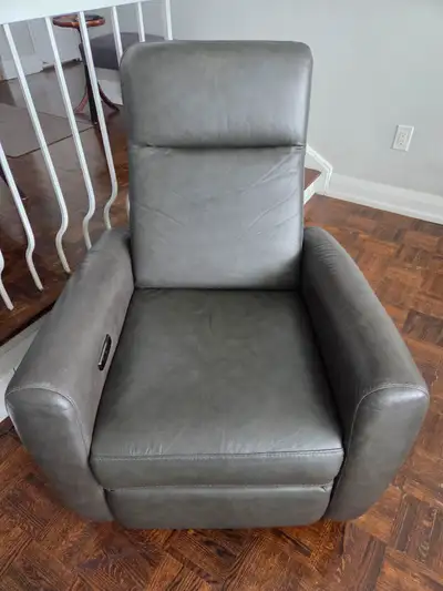 Avery New Top-Grain Leather Power Recliner With USB Port, View more