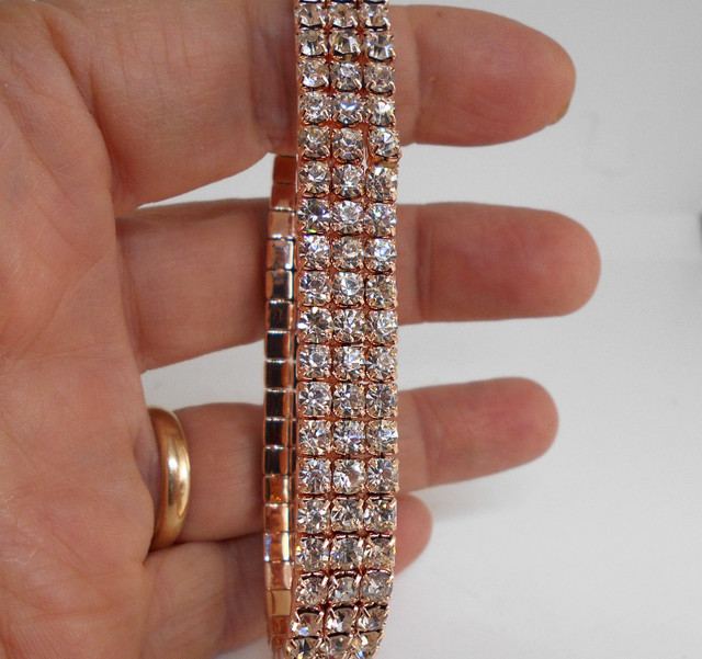 Gold Tone Expansion Bracelet w/ Sparkly Rhinestones Plus Size in Jewellery & Watches in St. Catharines - Image 3