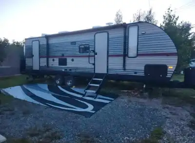 Cherokee 2018 , 27Pied a Vendre Un seul propriétaire, Raison de la vente nous ne l'utilisons pas ass...