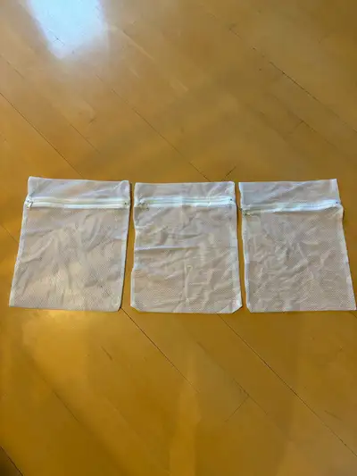 3 Mesh Laundry Bags with Zipper Delicates - 3 Sacs à Linge, View more