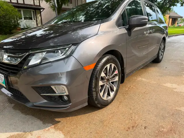 2020 Honda Obyssey EX-L  Low Km Safetied
