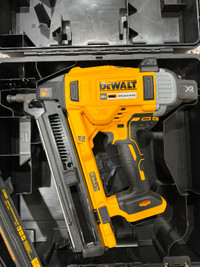 DEWALT DEW-DCN891B 1in Magazine Cordless Concrete Nailer