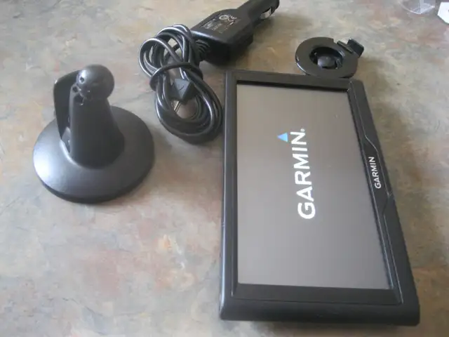 Garmin Nuvi 68 LM GPS 6" Touchscreen Navigation System W Lifetim in General Electronics in St. Catharines - Image 6