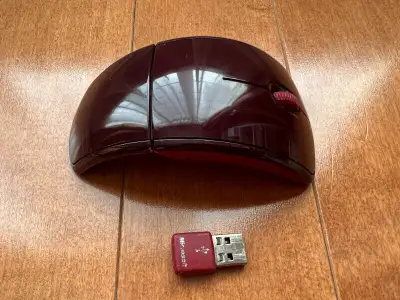 Genuine Microsoft foldable mouse with a pouch, View more