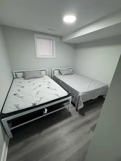 No parking Girl Couple 5 girls are already living here