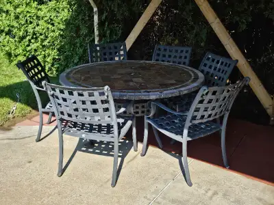 Table et chaises de patio style méditerranéen, View more