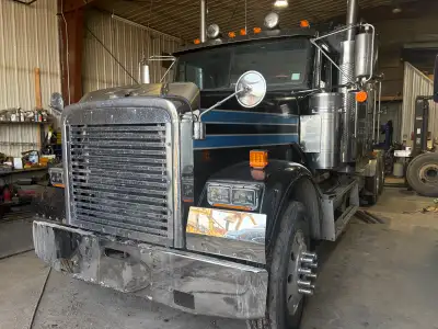 1998 Freightliner classic N14 500 Hp new PDI ecm 18spd. 40,000 lb Rockwell 3.90 ratio new tires Will...