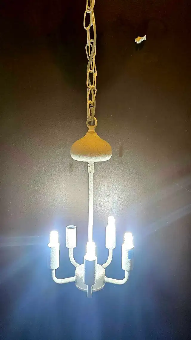 Mini Chandelier in Indoor Lighting & Fans in City of Toronto - Image 4