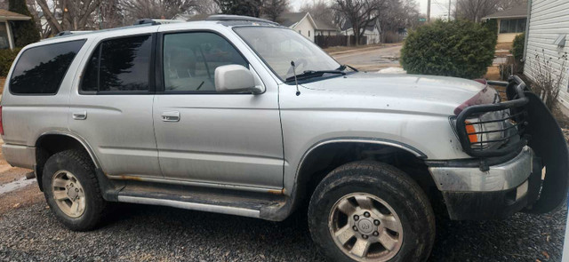 2000 Toyota 4runner SR5 in Cars & Trucks in Saskatoon - Image 3