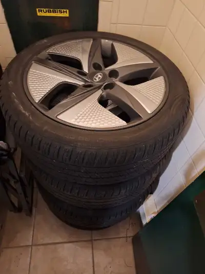 Wheels and tires for a 2021 Hyundai Ioniq Hybrid 225 45 17