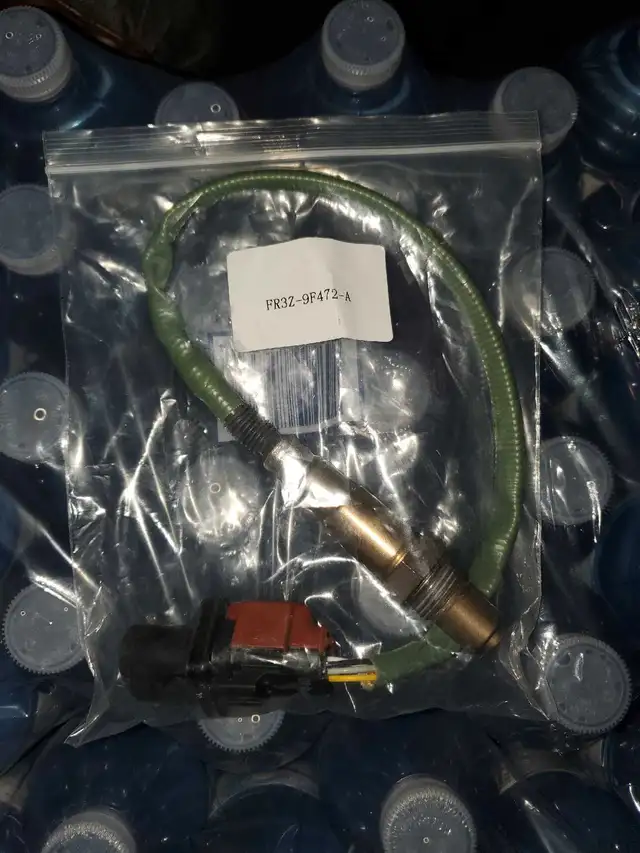 mustang ecoboost oxygen sensor upper  in Engine & Engine Parts in City of Toronto - Image 2