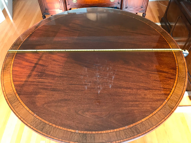 Gorgeous Vintage Mahogany Dining Table with Satinwood Banding in Dining Tables & Sets in Peterborough - Image 4