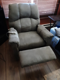 Recliner Chair avec moteur électrique --- 150$