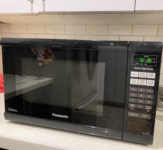 1.2 cu ft 1200 watts Panasonic Microwave Oven with Inverter