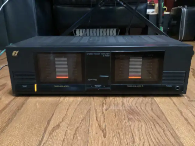 SANSUI B 1000 POWER AMPLIFIER/C 1000 STEREO PREAMPLIFIER in Stereo Systems & Home Theatre in City of Toronto - Image 3