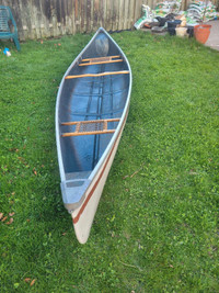 16 ft. Fiberglass Portaging Canoe 