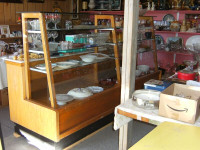 Un présentoir pour restaurant ou boulangerie (desserts)