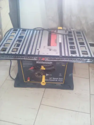 Banc de scie pour Ceramique brique ect vend 50$