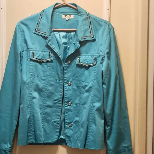 Light jacket in Women's - Tops & Outerwear in Kingston - Image 6