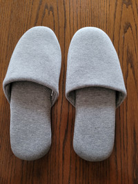 mens slippers (new)