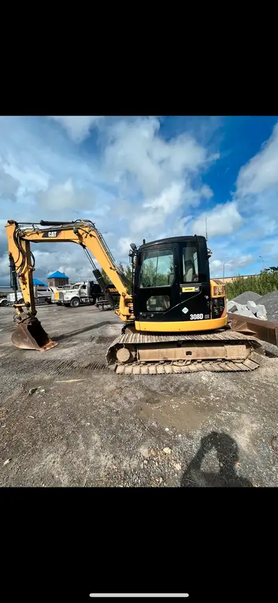 Selling my excavator 8700 hrs. Everything works great. Located in cloyne, No thumb Any questions let...